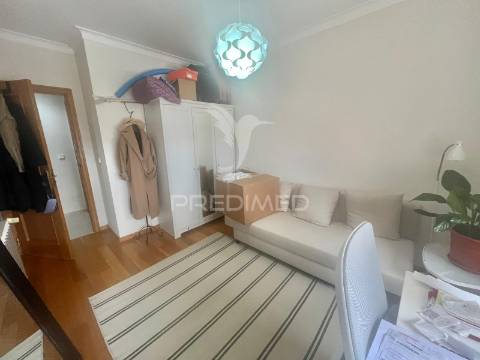 Apartamento t3  com parqueamento  - fidalguinhos