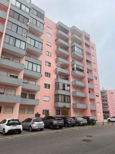 Apartamento t3  com parqueamento  - fidalguinhos