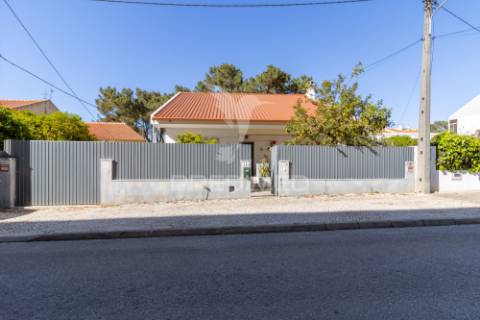 Moradia térrea em pinhal de frades - seixal