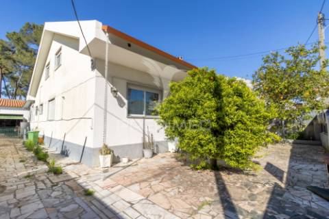 Moradia térrea em pinhal de frades - seixal