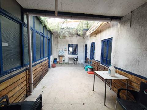 Espaço comercial localizado em beja, para reconstrução