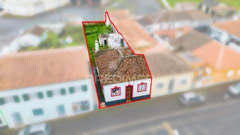 Moradia t2 para recuperação com projeto aprovado – praia da vitória