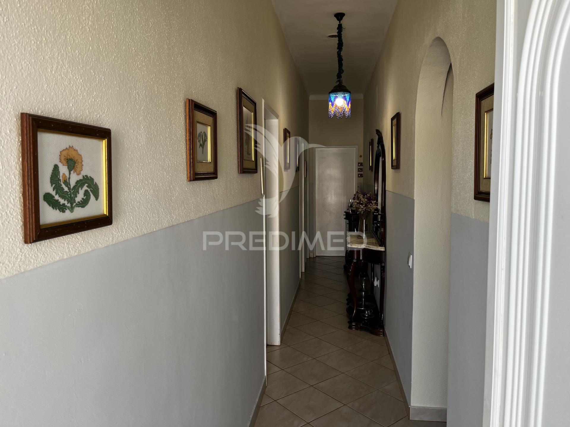 Moradia t3 com em terreno de 300m²  | vila nova da barquinha