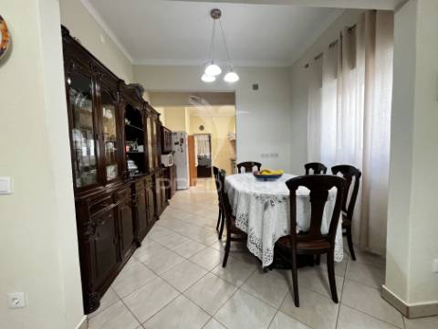 Moradia t3 com em terreno de 300m²  | vila nova da barquinha