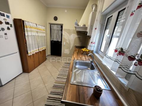 Moradia t3 com em terreno de 300m²  | vila nova da barquinha