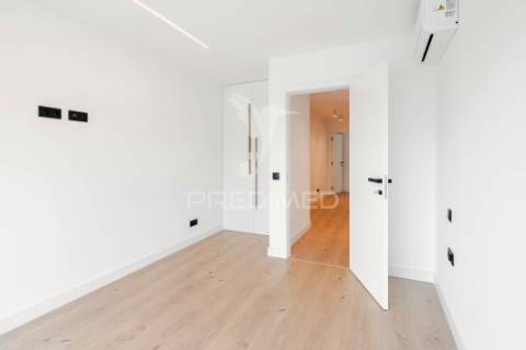 Moradia contemporânea t3 em olhão | design minimalista e pátio privativo