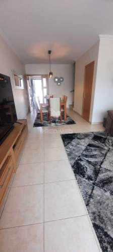 Moradia t2 com piscina, garagem e totalmente equipada – pronta a habitar