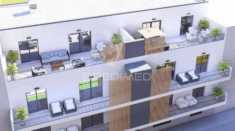 T1 num r/c de um edifício em construção, central - fracção c