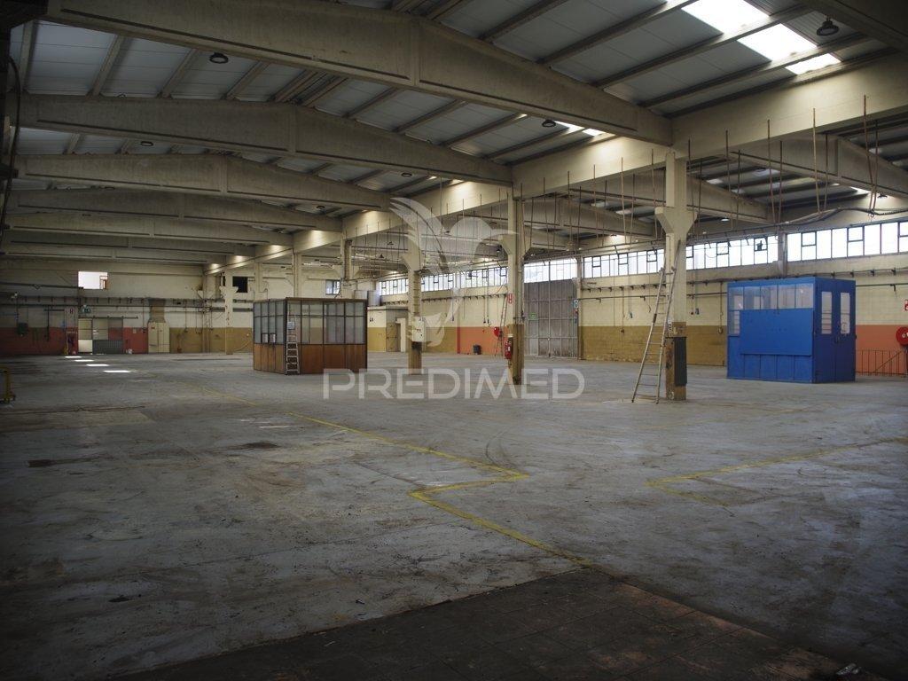Venda armazém industrial com logradouro, queluz oeiras