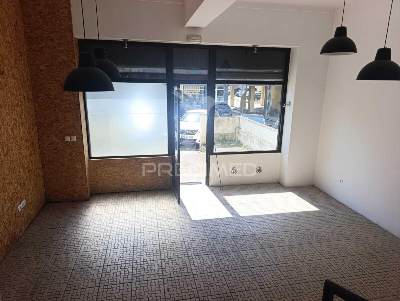 Arrenda-se »» apartamento / loja t1 – r/c  *  zona central de setúbal | elevado movimento