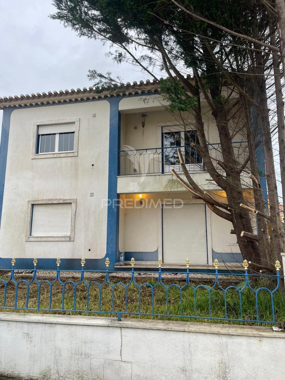 Moradia t4 com garagem para arrendamento,torres vedras, silveira.