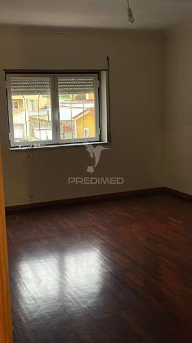 Moradia t4 com garagem para arrendamento,torres vedras, silveira.