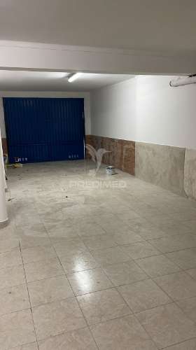 Moradia t4 com garagem para arrendamento,torres vedras, silveira.