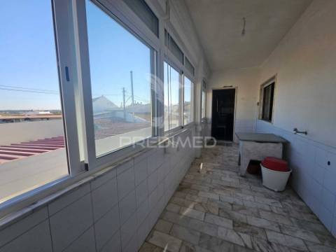 Exclusivo apartamento t4 com varandas e terraço a 500m da praia fluvial – gaio rosário