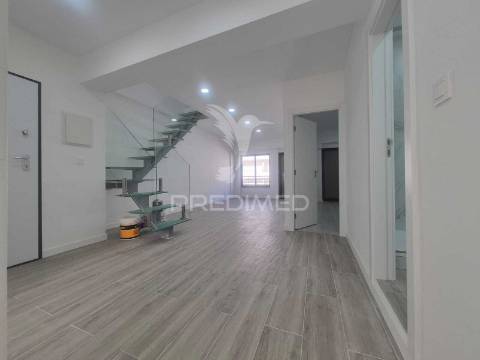 Apartamento  duplex na costa da caparica