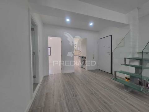 Apartamento  duplex na costa da caparica