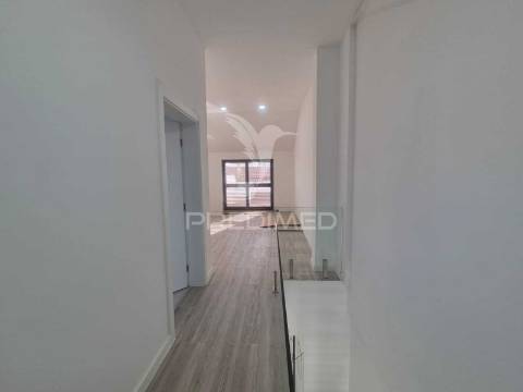 Apartamento  duplex na costa da caparica