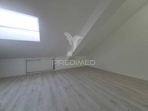 Apartamento  duplex na costa da caparica