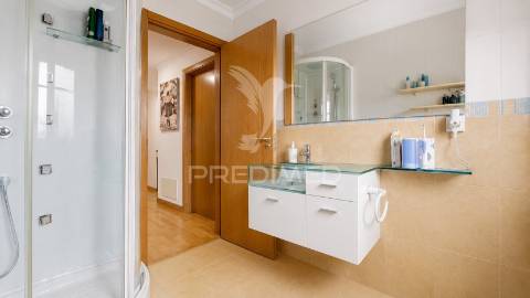 Moradia t4 condominio privado