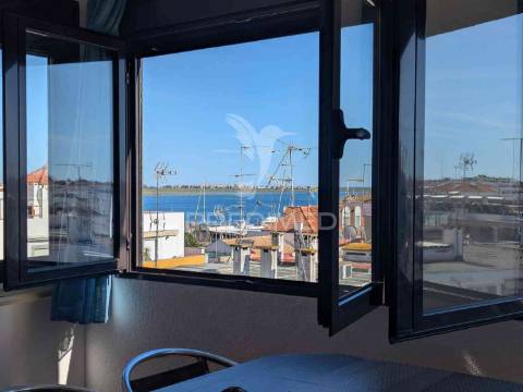 T1 espaçoso, todo equipado e mobilado, 5º andar, vista rio