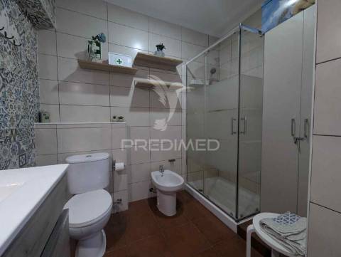 T1 espaçoso, todo equipado e mobilado, 5º andar, vista rio