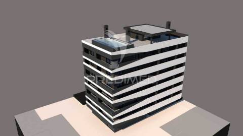 T2 em monte gordo, em edifício na 2ª linha com piscina