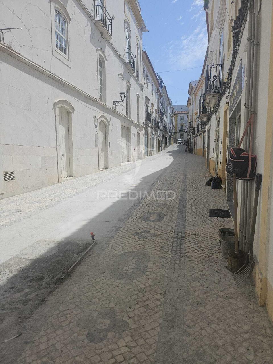 Loja no centro de elvas - comércio- serviços