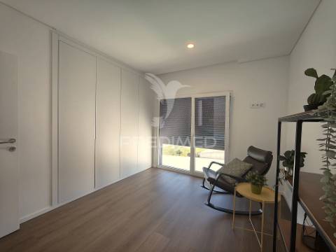 Moradia t3 moderna com piscina no porto alto
