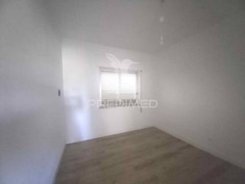 Apartamento t2 remodelado em abrantes
