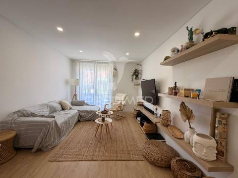 Apartamento t2 renovado no centro de palmela