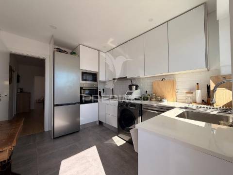Apartamento t2 renovado no centro de palmela