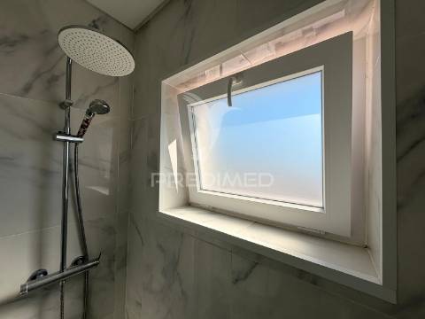 Apartamento t2 renovado no centro de palmela
