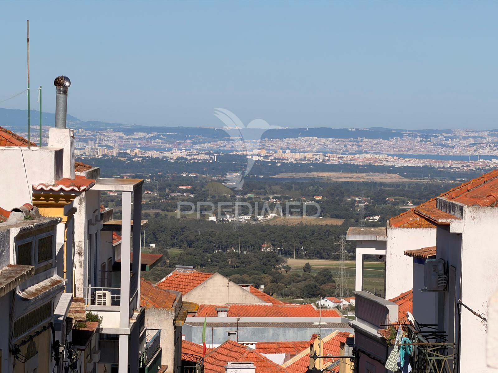 Arrenda-se moradia t2 com garagem no centro de palmela