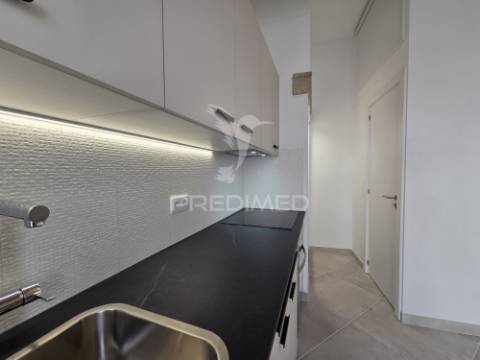 Moradia renovada com açoteia e mirante – olhão