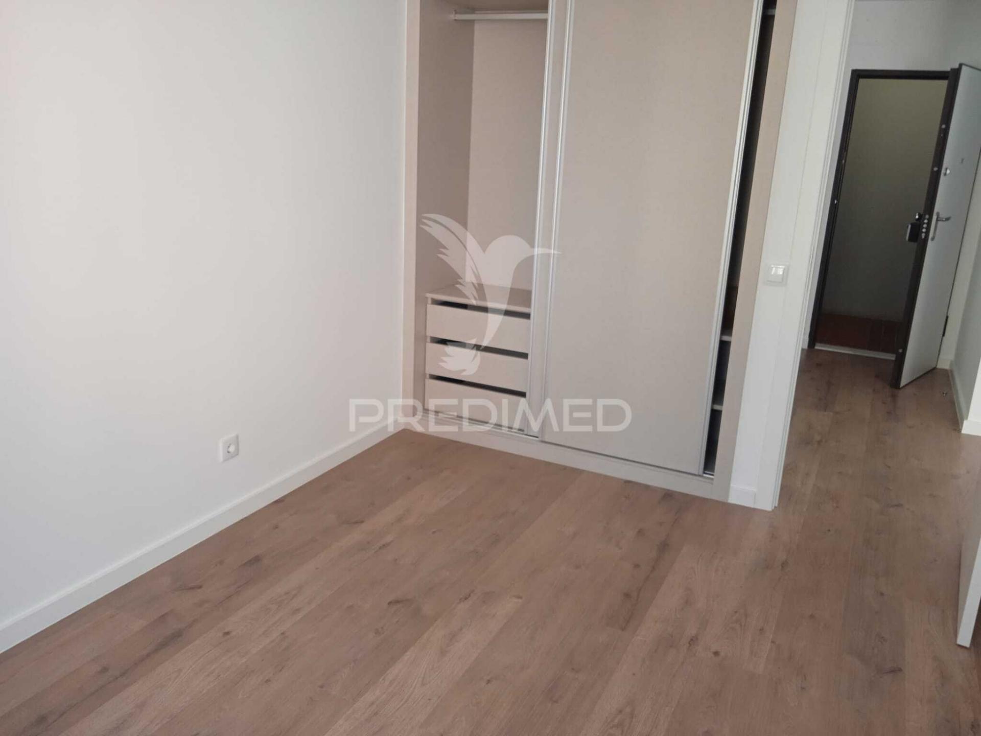 Apartamento t3 laranjeiro almada remodelado
