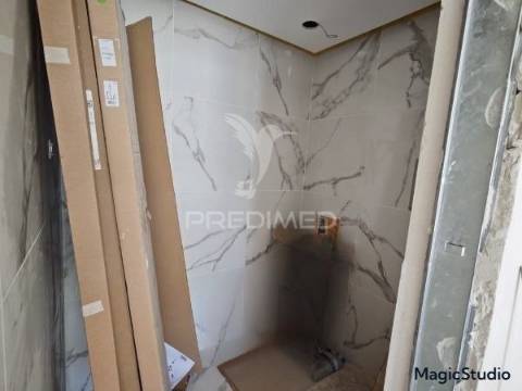 Apartamento t3 laranjeiro almada remodelado