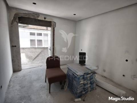 Apartamento t3 laranjeiro almada remodelado