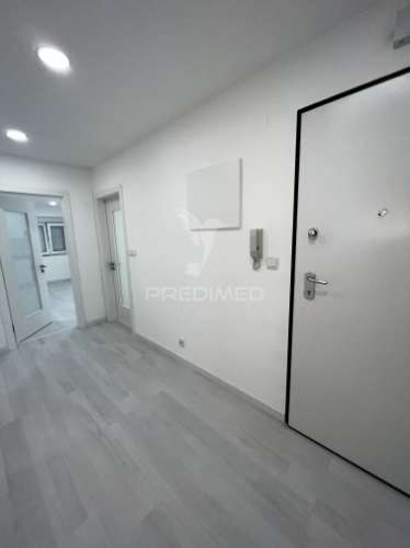 Apartamento t3 laranjeiro almada remodelado
