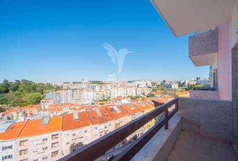 Luxuoso apartamento t4 em lisboa com vista panorâmica em condomínio fechado