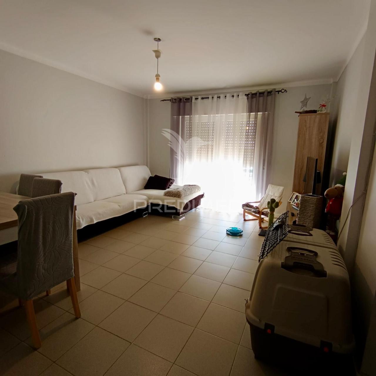 Apartamento t3 semi remodelado setúbal