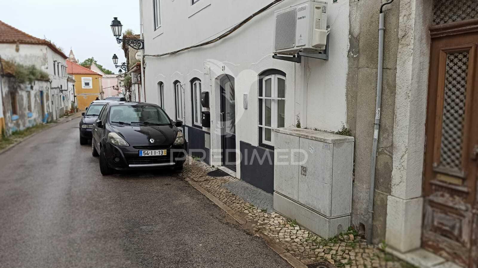 Apartamento t1 para arrendamento renovado - aldeia de paio pires