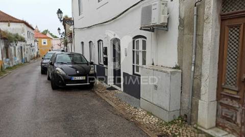 Apartamento t1 para arrendamento renovado - aldeia de paio pires