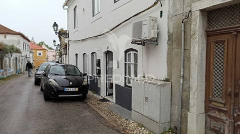 Apartamento t1 para arrendamento renovado - aldeia de paio pires