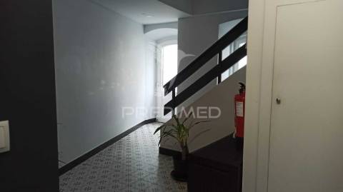 Apartamento t1 para arrendamento renovado - aldeia de paio pires