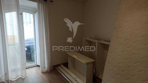 Apartamento t1 para arrendamento renovado - aldeia de paio pires