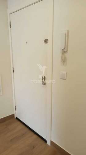 Apartamento t1 para arrendamento renovado - aldeia de paio pires