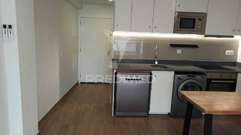 Apartamento t1 para arrendamento renovado - aldeia de paio pires