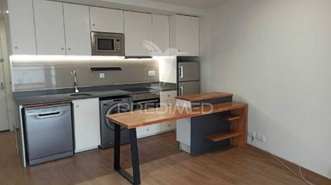 Apartamento t1 para arrendamento renovado - aldeia de paio pires
