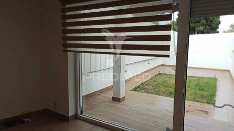 Apartamento t1 para arrendamento renovado - aldeia de paio pires
