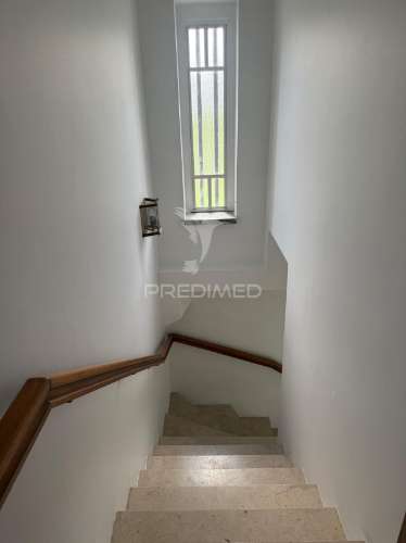 Moradia t4 com garagem e terreno minde / alcanena